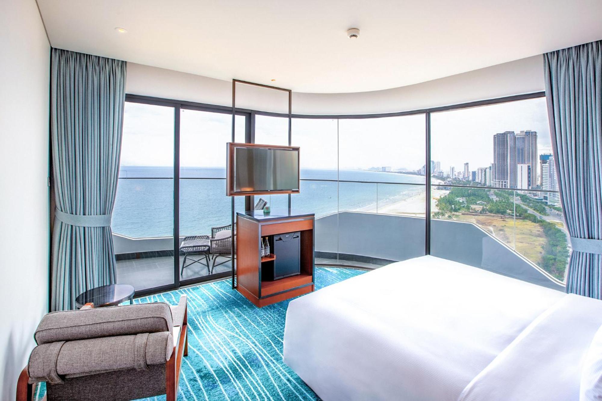 Hilton Garden Inn Дананг Экстерьер фото