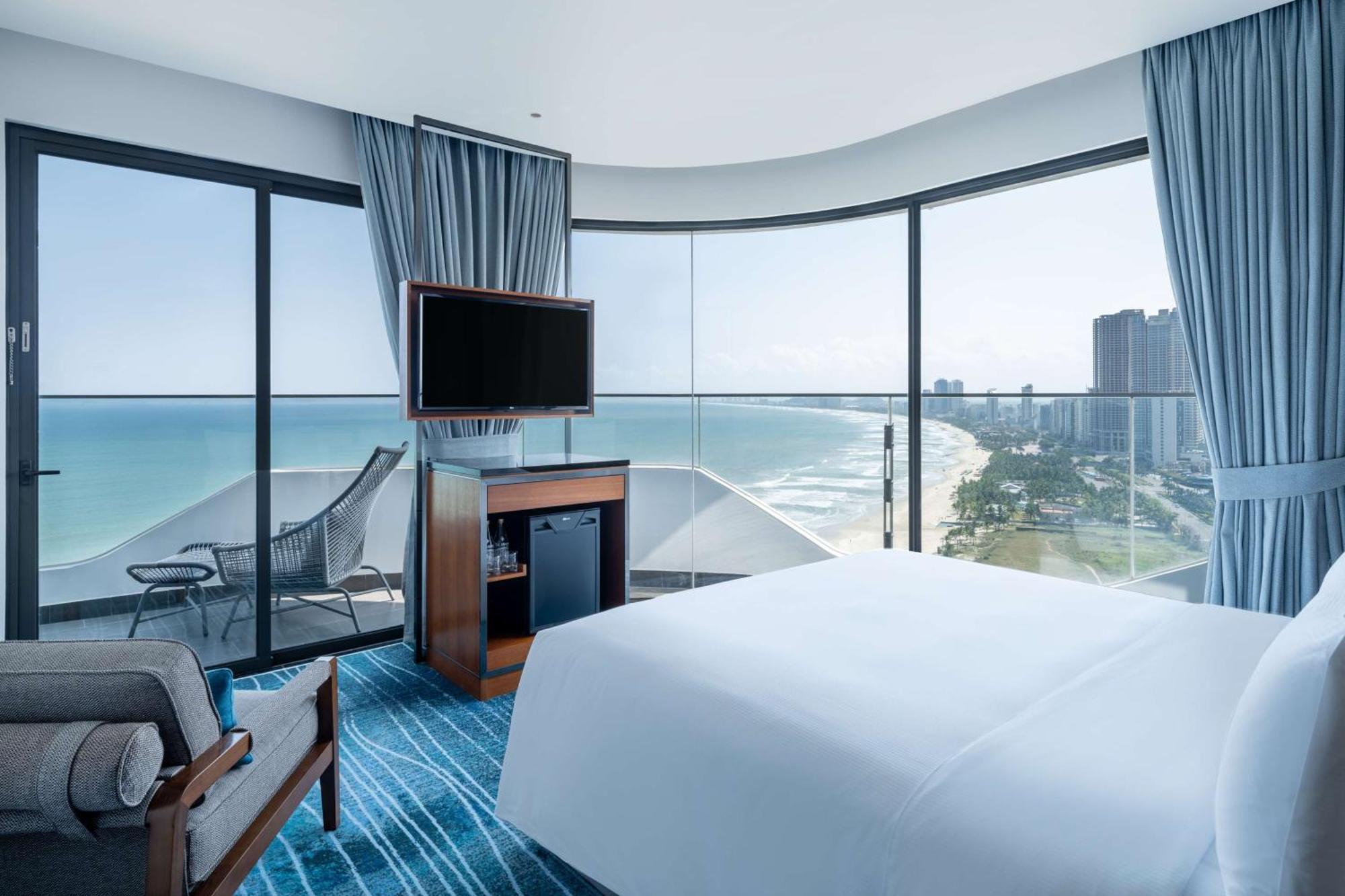 Hilton Garden Inn Дананг Экстерьер фото